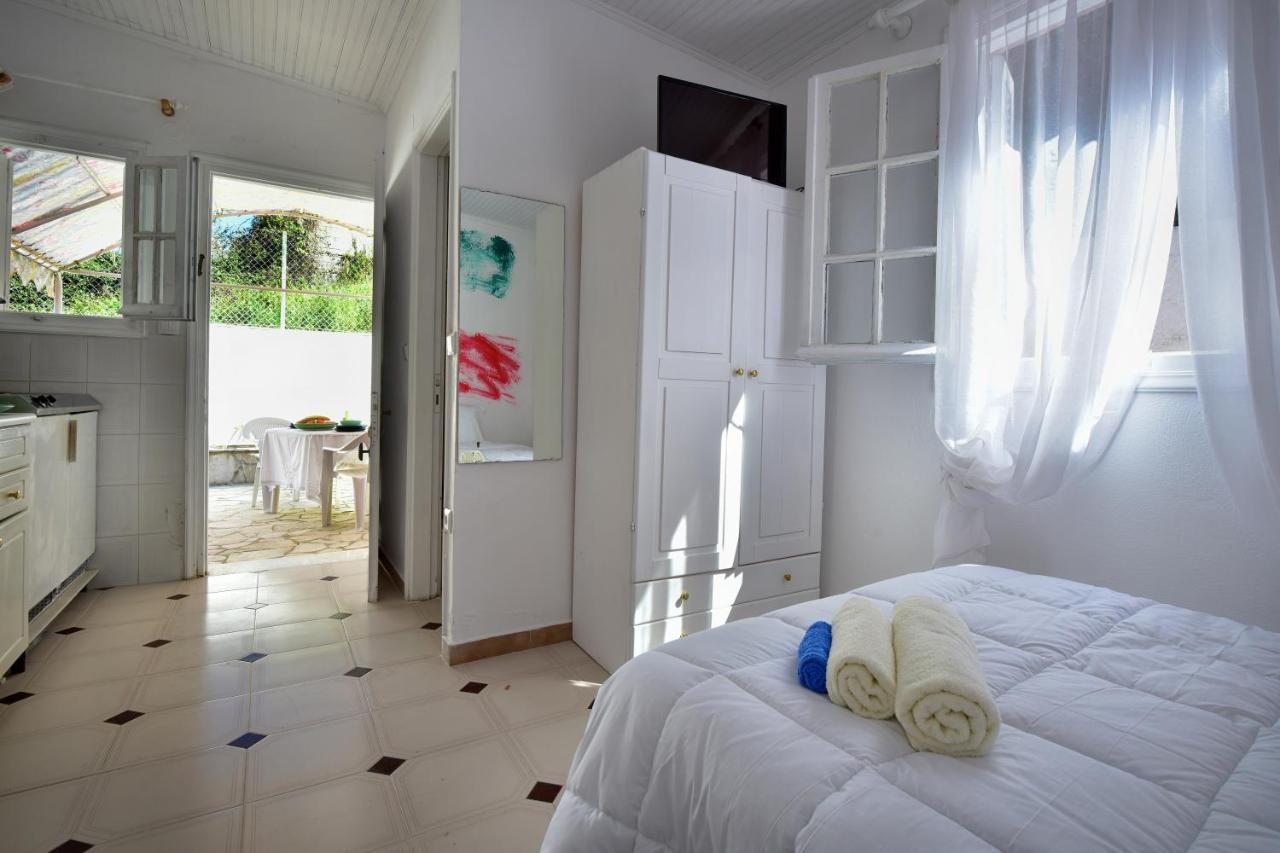 Merlyn Rooms Into The Nature, 100M From The Beach Dafnila Eksteriør billede